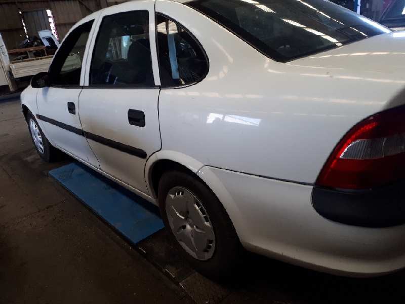 opel vectra b berlina del año 1997