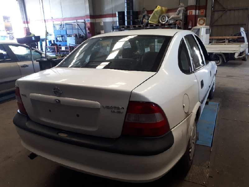 opel vectra b berlina del año 1997