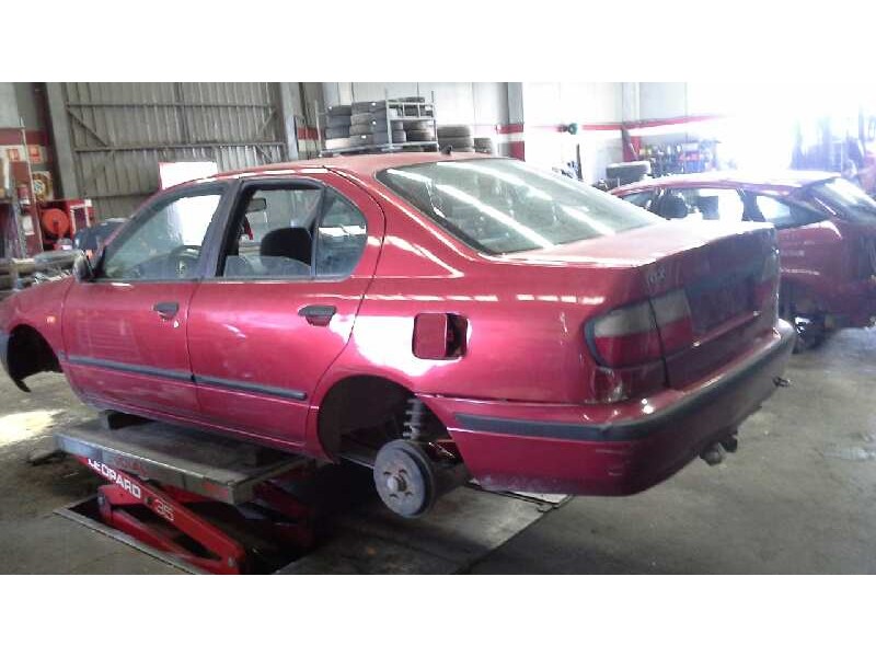 nissan primera berlina (p11) del año 1996