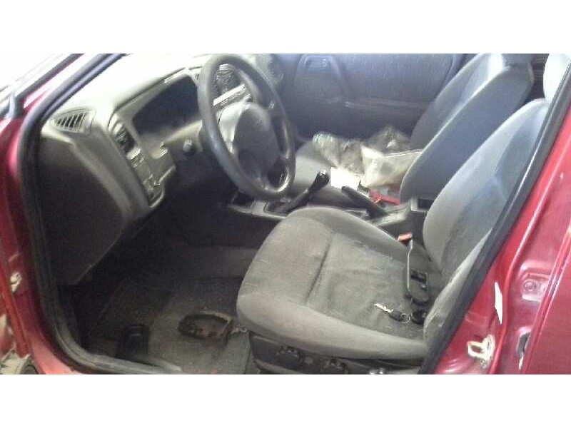 nissan primera berlina (p11) del año 1996