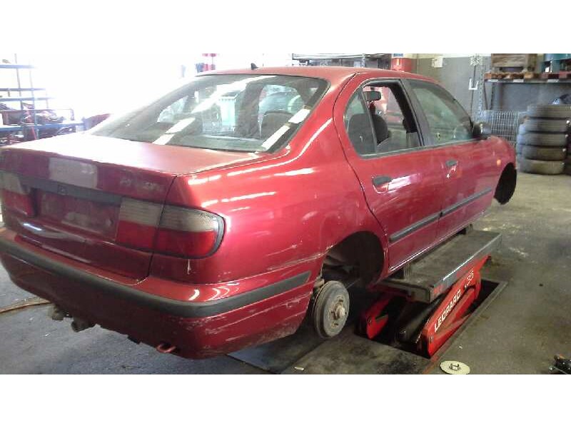 nissan primera berlina (p11) del año 1996