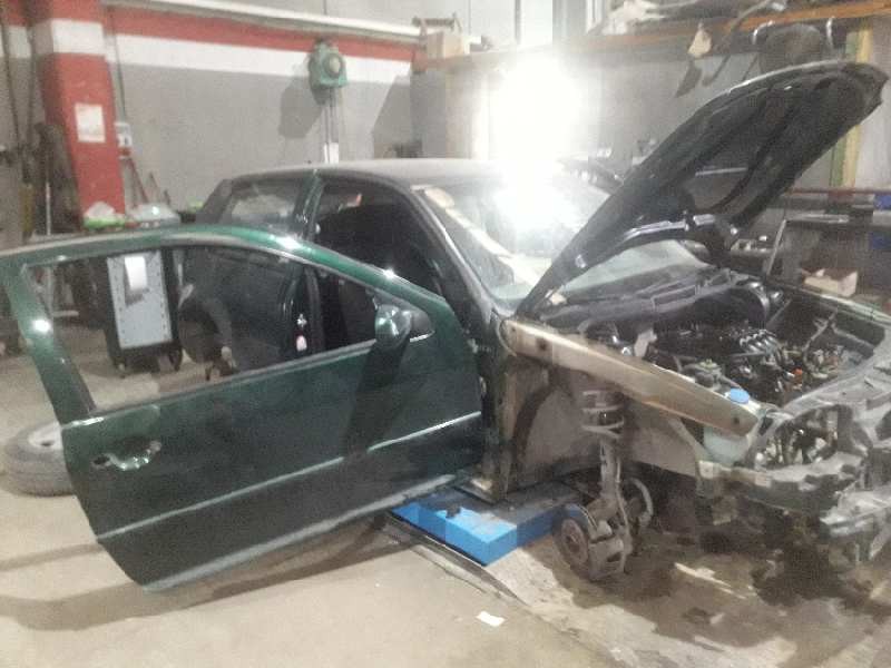 volkswagen golf iv berlina (1j1) del año 1999