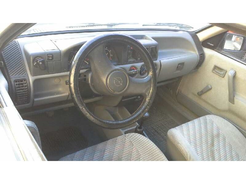 opel corsa a del año 1991