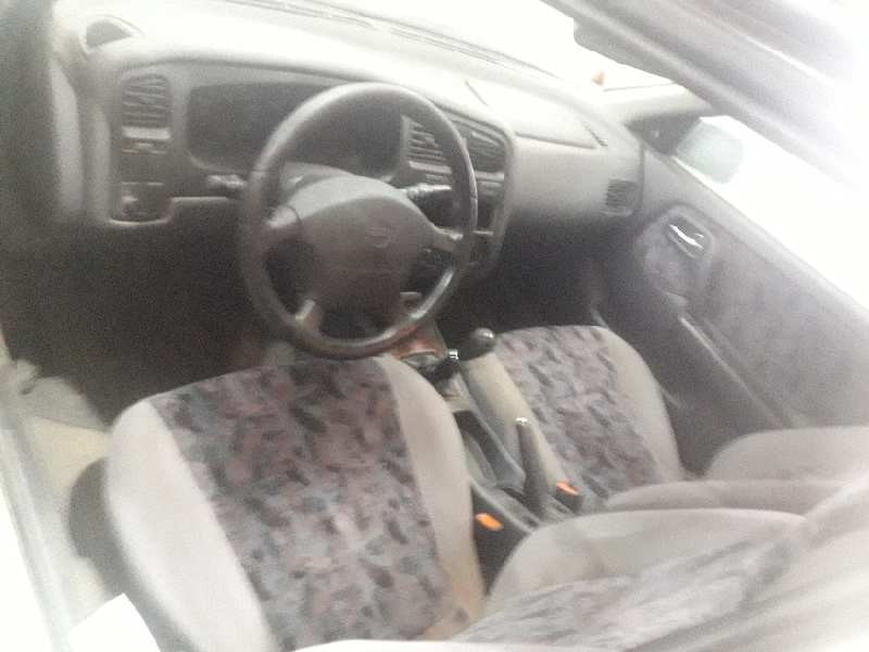 nissan primera berlina (p11) del año 1999