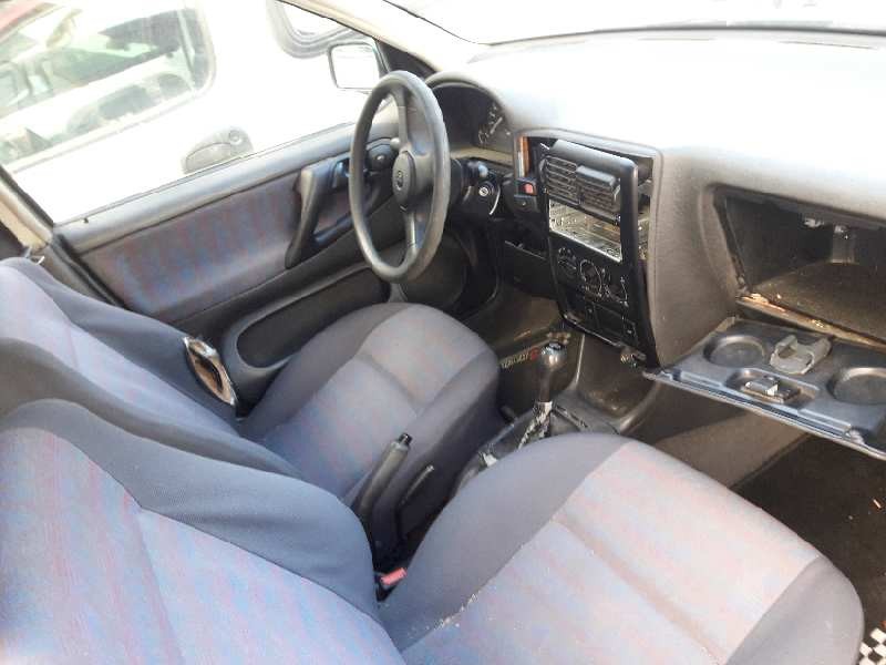 volkswagen polo berlina (6n1) del año 1997