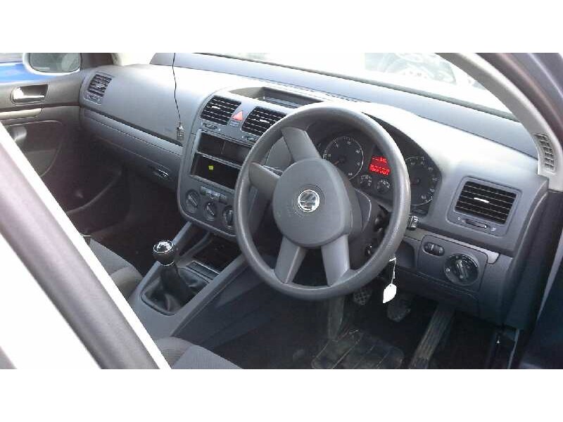 volkswagen golf v berlina (1k1) del año 2005