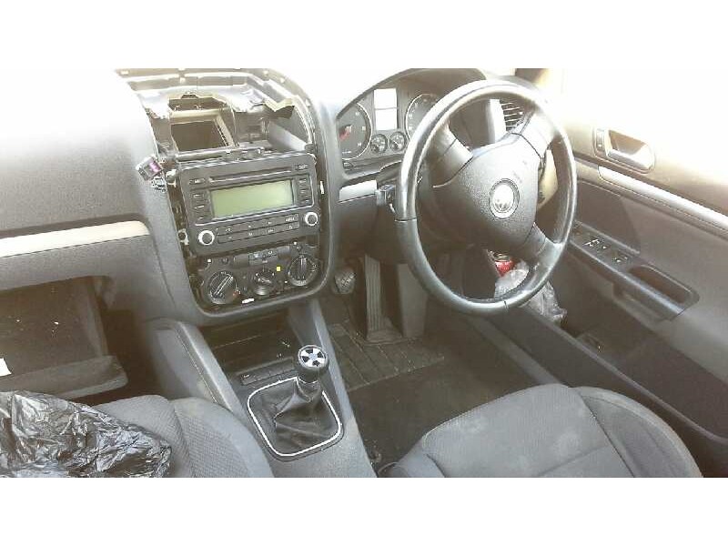 volkswagen golf v berlina (1k1) del año 2007