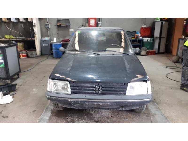 peugeot 205 berlina del año 1991