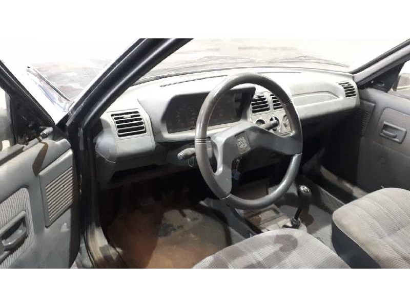peugeot 205 berlina del año 1991