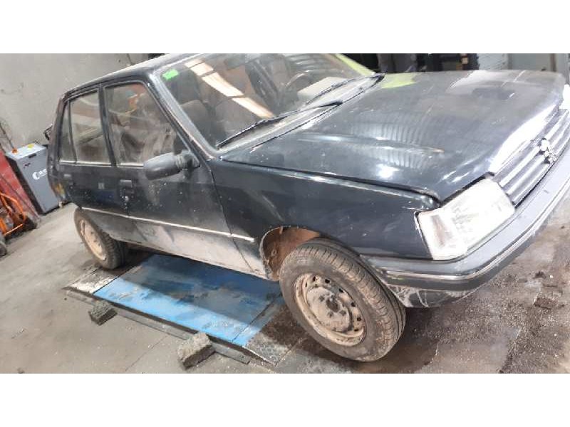 peugeot 205 berlina del año 1991
