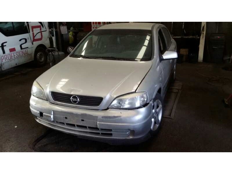 opel astra f berlina del año 1998