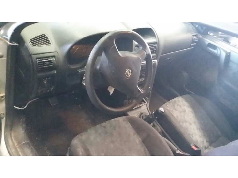 opel astra f berlina del año 1998