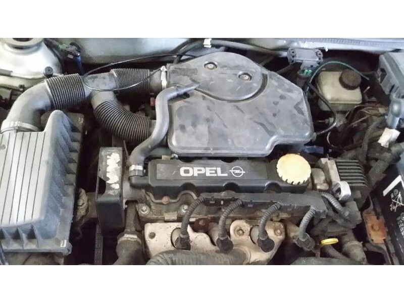 opel astra f berlina del año 1998