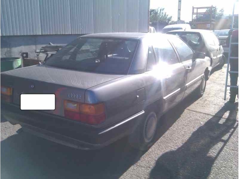 audi 100 berlina (443) del año 1982