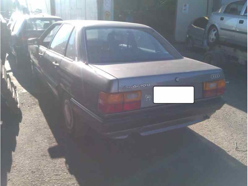 audi 100 berlina (443) del año 1982