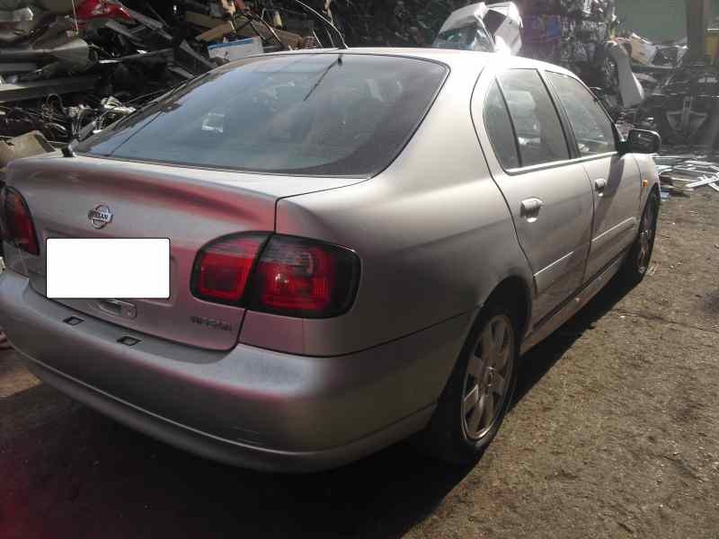 nissan primera berlina (p11) del año 2000
