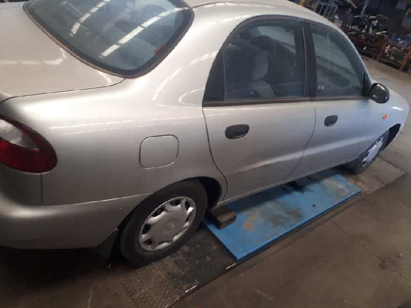 daewoo lanos del año 1999