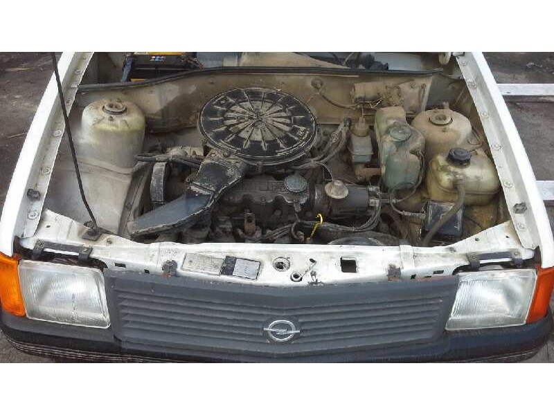 opel corsa a del año 1987