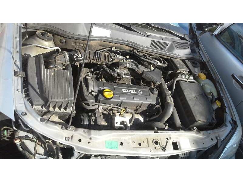 opel astra g berlina del año 2000