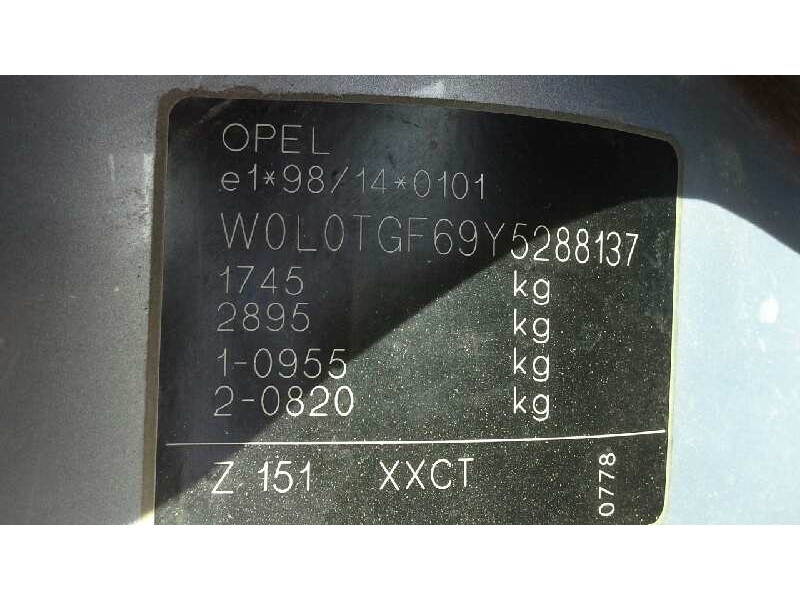 opel astra g berlina del año 2000