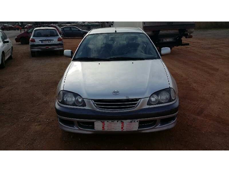 toyota avensis berlina (t 22) del año 1999
