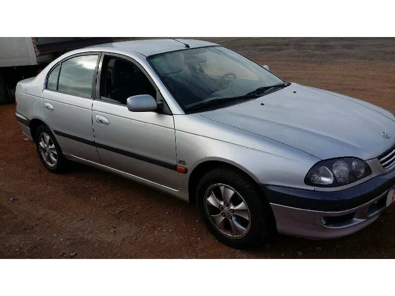 toyota avensis berlina (t 22) del año 1999