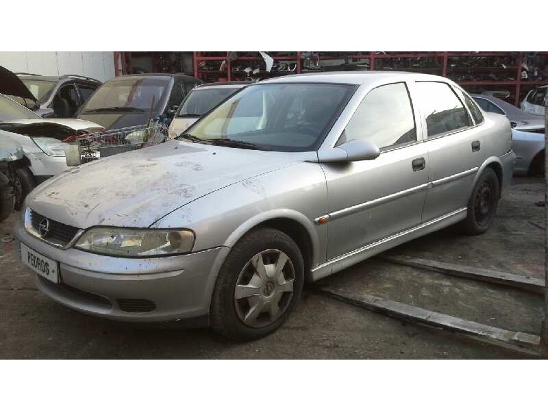 opel vectra b berlina del año 1999
