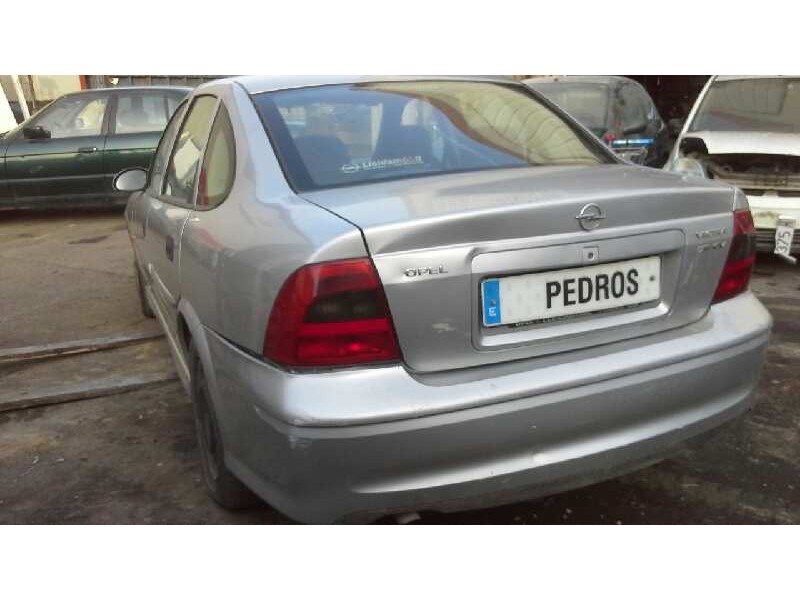 opel vectra b berlina del año 1999