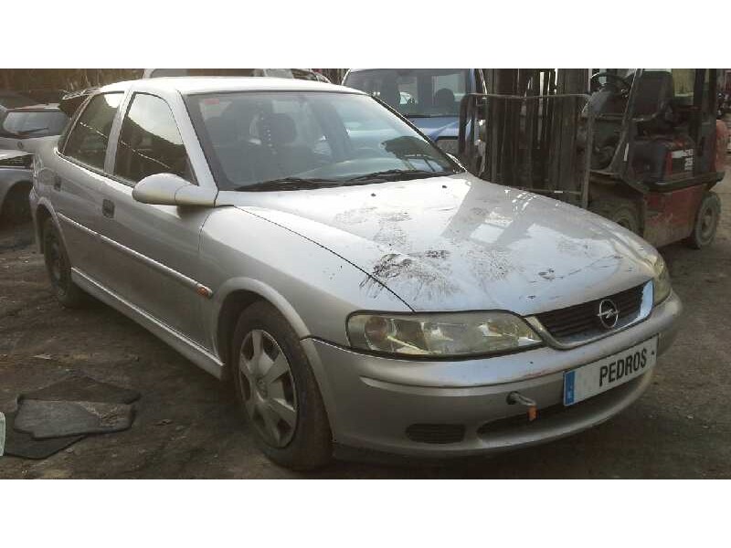 opel vectra b berlina del año 1999
