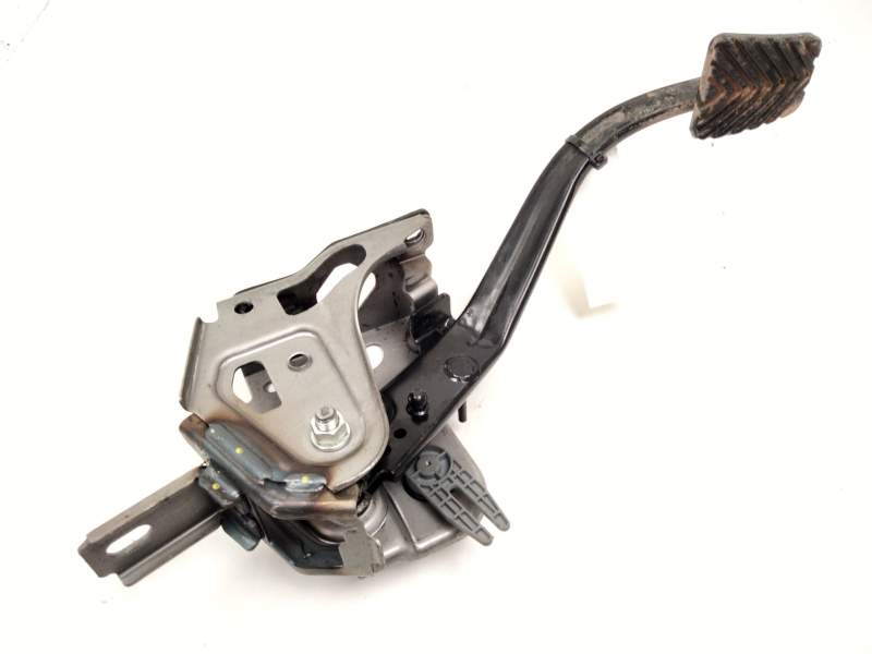 Recambio de pedal embrague para kia stonic (yb) 1.2 cvvt referencia OEM IAM 32820H8200  