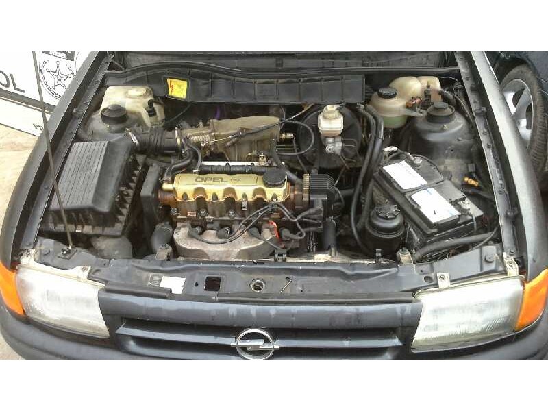 opel astra f berlina del año 1992