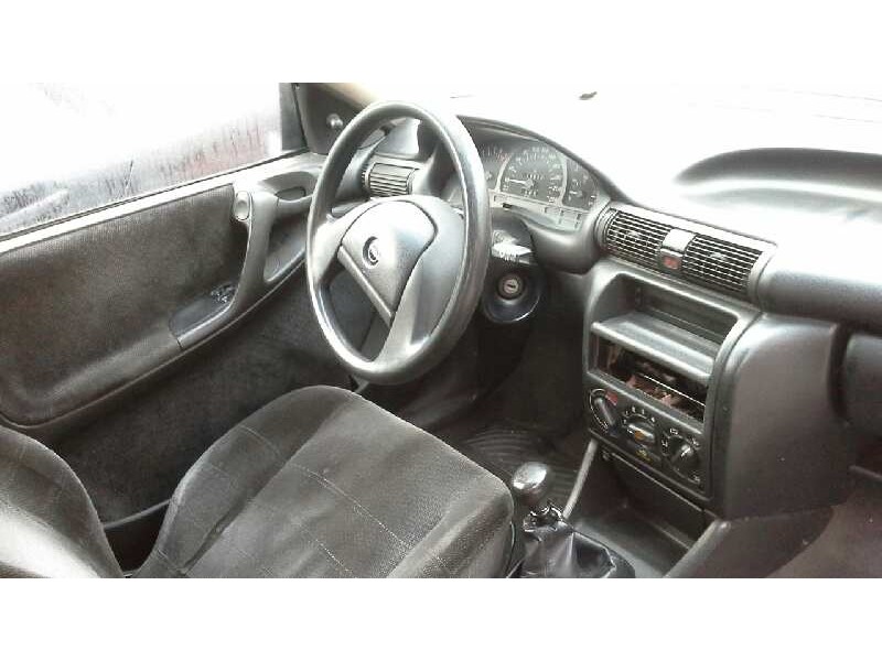 opel astra f berlina del año 1992