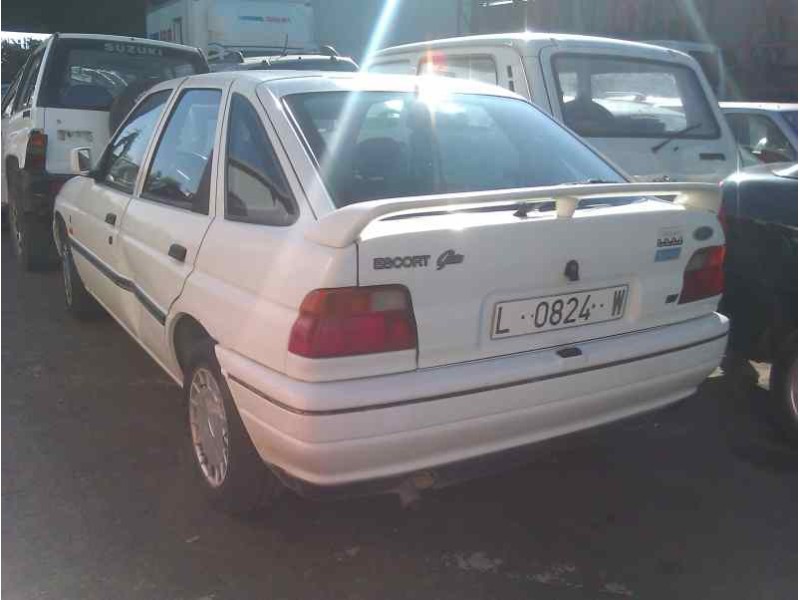 ford escort berlina/turnier del año 1992