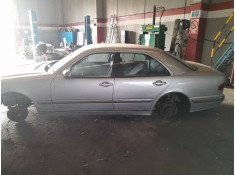 mercedes-benz clase e (w210) berlina diesel del año 1999 2