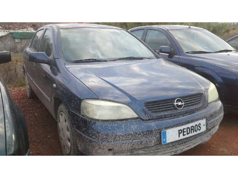 opel astra g berlina del año 2000