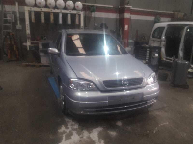opel astra g berlina del año 2000