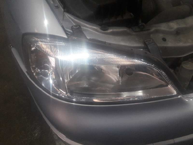 opel astra g berlina del año 2000