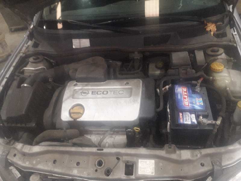 opel astra g berlina del año 2000