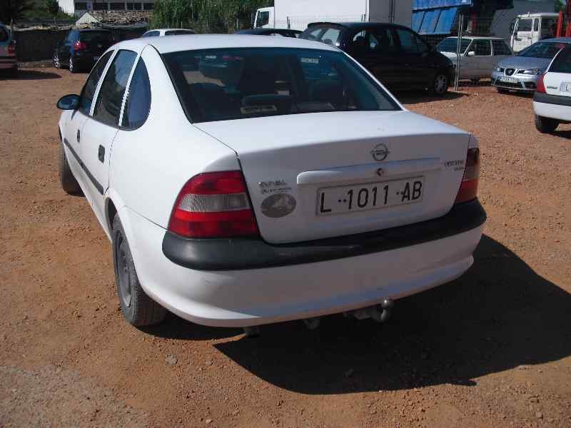 opel vectra b berlina del año 1996