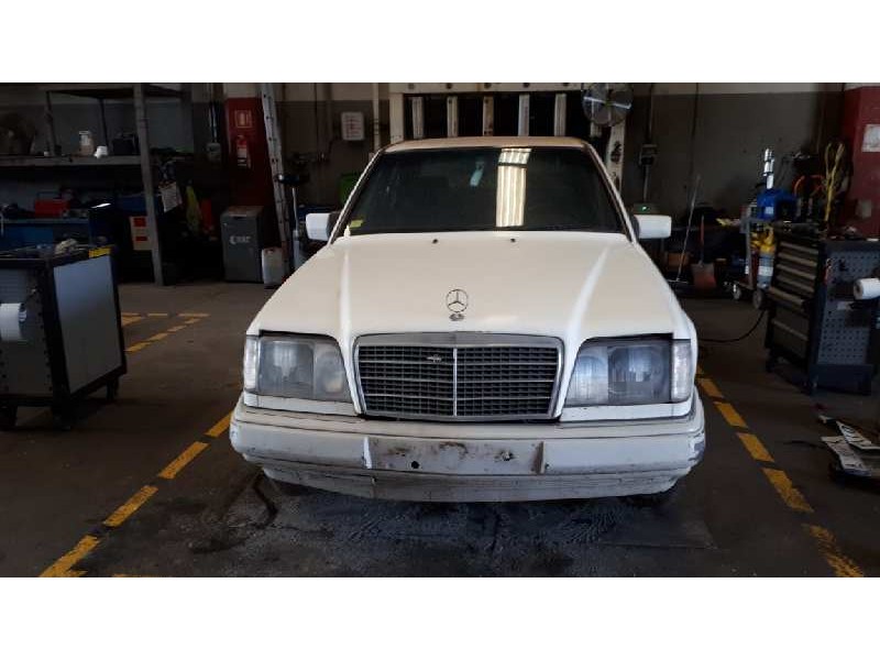 mercedes-benz clase e (w124) berlina del año 1993