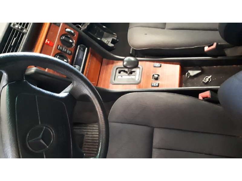 mercedes-benz clase e (w124) berlina del año 1993