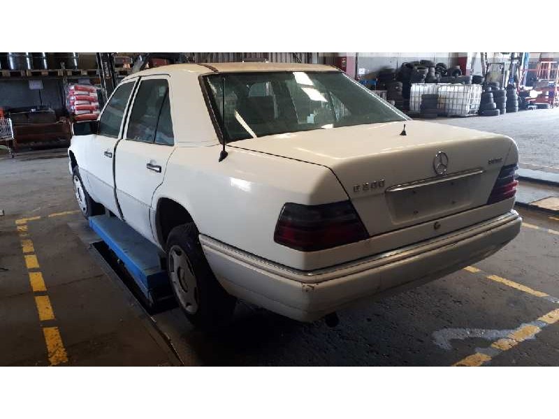 mercedes-benz clase e (w124) berlina del año 1993