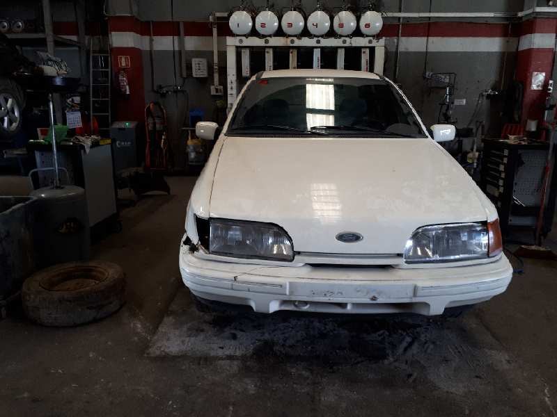 ford sierra berlina del año 1989