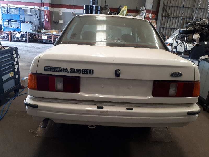 ford sierra berlina del año 1989