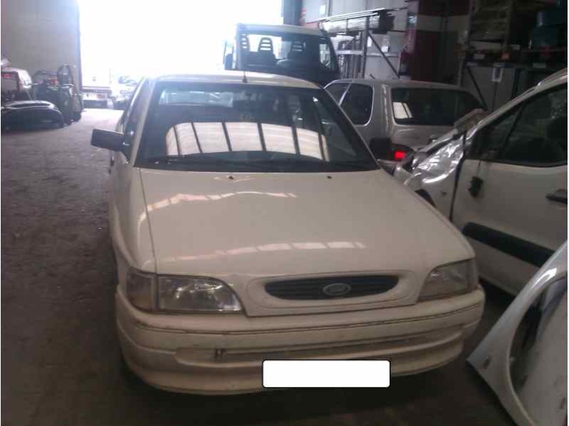 ford escort berlina/turnier del año 1990