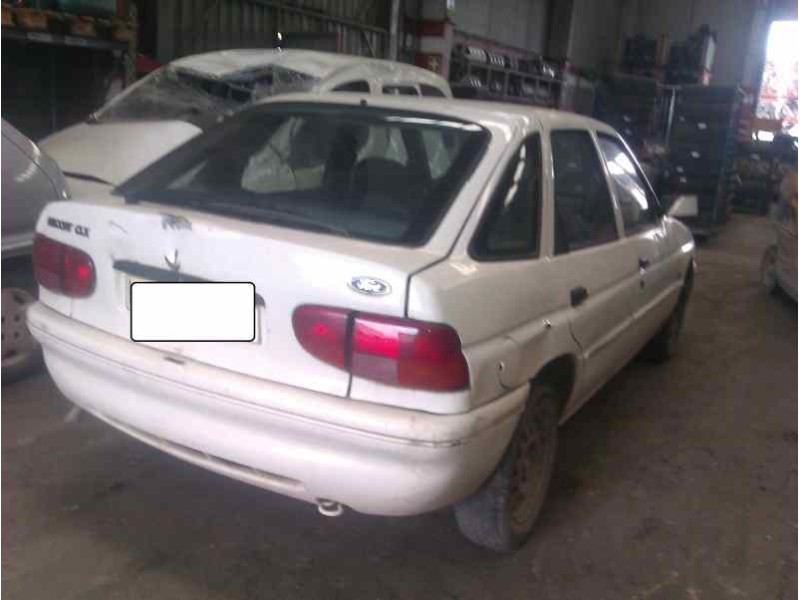 ford escort berlina/turnier del año 1990