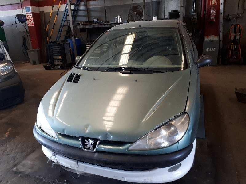 peugeot 206 berlina del año 1999