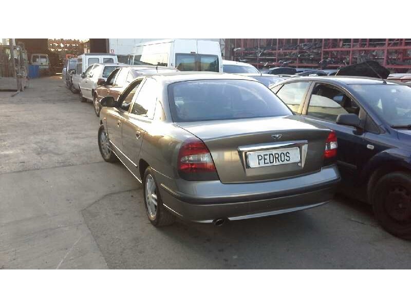 daewoo nubira berlina del año 2000