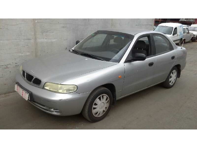 daewoo nubira berlina del año 1998