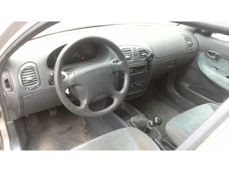 daewoo nubira berlina del año 1998